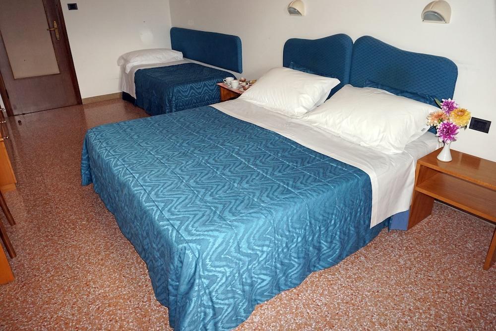 Family Hotel Como Rivisondoli Exterior photo