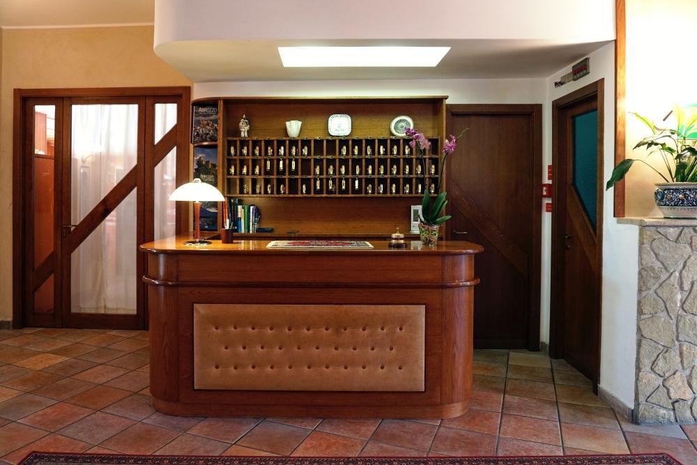 Family Hotel Como Rivisondoli Exterior photo